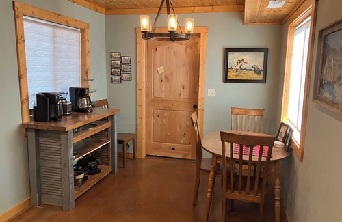 Island Park Cabina | New Teton View Ranch duo family cabin!