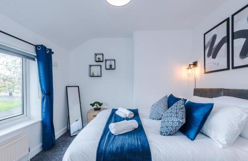 Wigan Apartamento | NEW! The Acacia House Lodge - Modern & Stylish 3 Bed By Parydise Properties Ltd - Ideal for families or business stays!