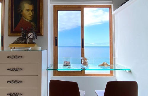 Tacoronte Apartamento | THE VIEWS , The luxury oriental loft in the north.