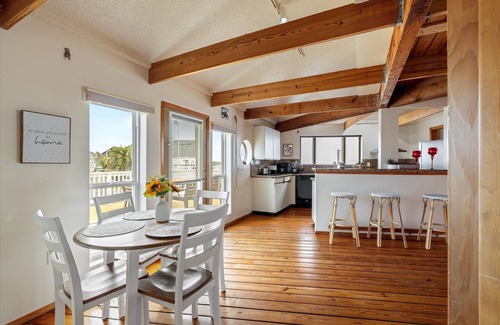 Galveston Casa | NEW! The Blue Pentagon 3-Bedroom Home