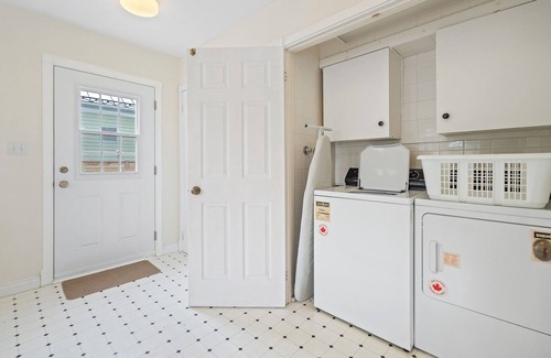 Old Town Historic District Cabaña | NEW! The Cedar House - Steps from Queen Street