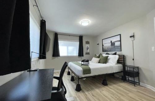 College Park Apartamento | *NEW* The Cozy Haven, 5 minutes to ATL airport