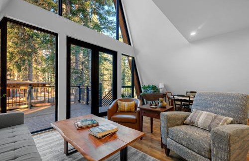 McCall Casa | New! The McCall A Frame - Walk to restaurants and lake - Office - Library - Games