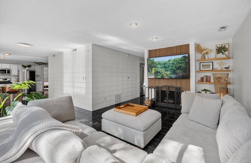 Des Moines Casa | NEW! The Palms Mirage House