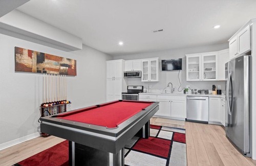 Commerce City Casa | NEW - The Retreat at Buffalo Run - Gym/Theater/Mountain Views/Golf Course