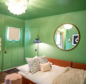North Charleston Casa | NEW! The Spoonbill House - 2 Kings 1 Full, 10 Minutes to Downtown, 10 minutes to Airport