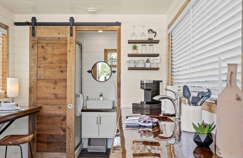 Fredericksburg Casa | New The Texas Retreat-container Home