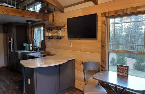 Scaly Mountain Cabina | New tiny cabin located in Scaly Mountain North Carolina
