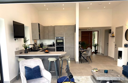 Little Petherick Casa | New to 2023, luxury home with stunning rural views