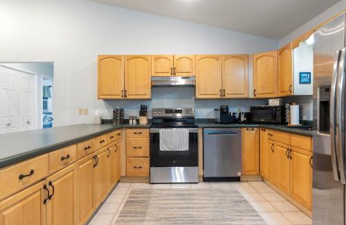 Reed Creek Casa | New to listing Dorsey Dock Retreat w Dock