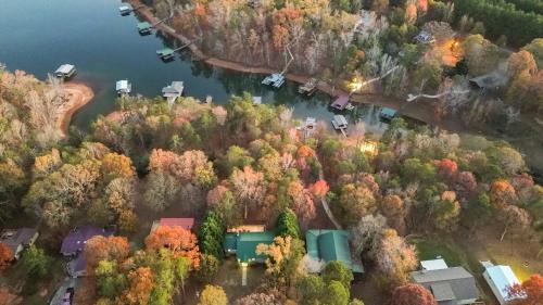 Reed Creek Casa | New to listing Dorsey Dock Retreat w Dock