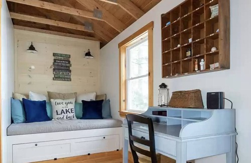 Searsmont Cabaña | **NEW TO MARKET!!** Lakeside cottage with detached bunkhouse!