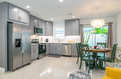 Ilexhurst Casa | New To The Rental Market Just Steps To The Beach!