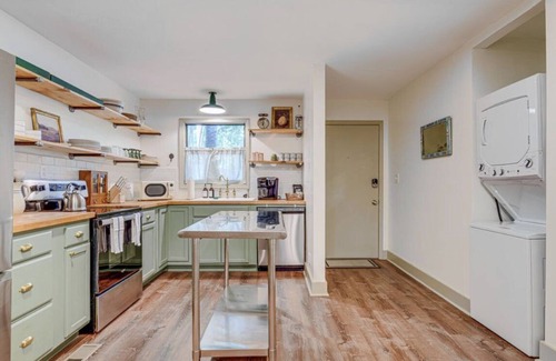 Dadeville Casa | NEW TO VRBO 3 MIN TO LAKE MARTIN ON AUBURN SIDE STILLWATERS GATED GOLF MARINA