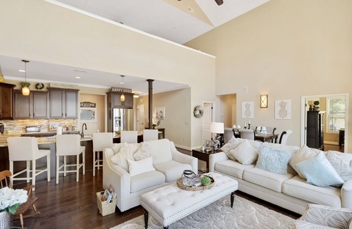 Seneca Casa | New to VRBO! Big water views, private dock, pool table, 15 min Clemson!