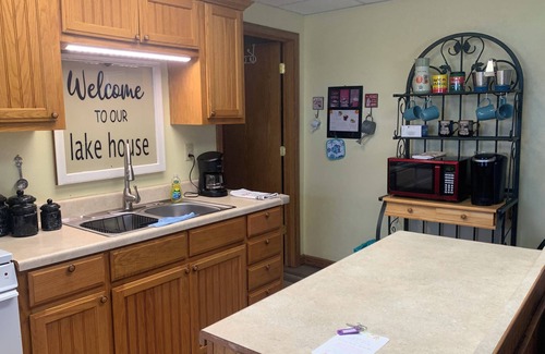 Grove Cabina | New to VRBO. Lakefront, fishing and swim dock. Cabin fully equipped very comfy