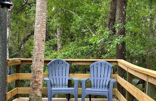 Fish Hawk Casa | NEW TO VRBO - Modern Farmhouse Studio - Queen Bed - 1 Acre