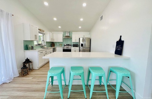 Twin Lakes Casa | New to VRBO! Relax & Recharge at Key Largo’s Premier Waterfront Property!