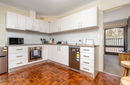 Garran Casa | NEW TO VRBO: Stylish Furnished Home Close to Woden Centre