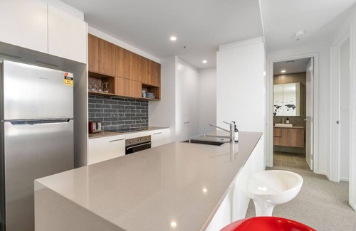 Phillip Apartamento | New to VRBO: Stylish Phillip Apartment with Gym & Pool