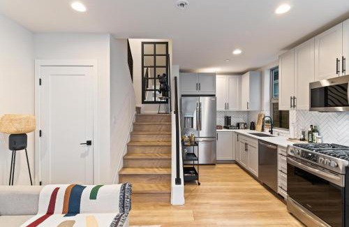 Minor Casa | NEW Townhome in the Heart of Seattle