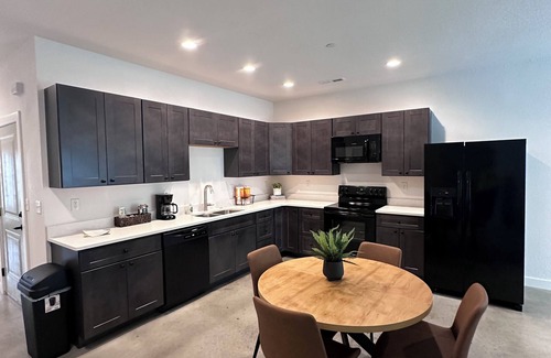 Quincy Casa | New Townhome in the Q-Town!