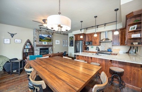 Whitefish Casa | New! Townhome on Whitefish Lake with private hot tub, dock & fire pit