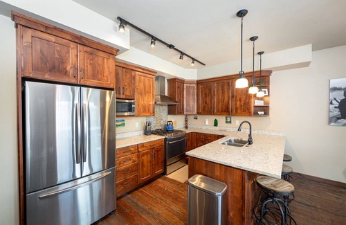 Whitefish Casa | New! Townhome on Whitefish Lake with private hot tub, dock & fire pit