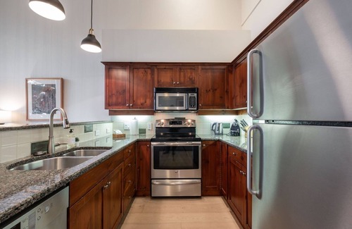 Nordic Estates Condominio | NEW! Townhome | Wifi | Complex hot tub | BBQ
