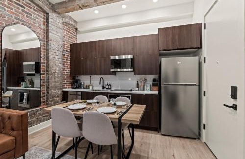 Old City Apartamento | New Townhouse Sleep 4 Old City Walk to Everything!