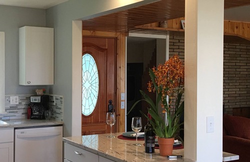 Waldport Casa | ¡NUEVO! Gema tranquila frente al mar con bañera de hidromasaje (3 BDRM + Den, 3 BAÑO)