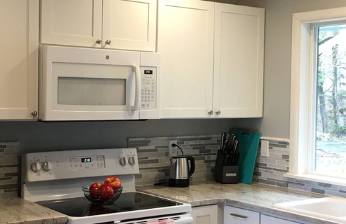 Waldport Casa | ¡NUEVO! Gema tranquila frente al mar con bañera de hidromasaje (3 BDRM + Den, 3 BAÑO)