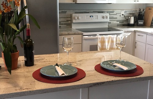 Waldport Casa | ¡NUEVO! Gema tranquila frente al mar con bañera de hidromasaje (3 BDRM + Den, 3 BAÑO)