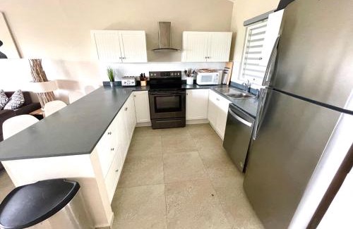 Beacon Hill Villa | New* Tropical Modern Townhouse in SXM