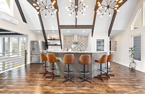 Independence Casa | NEW! Unique 4BR Into The Woods | Fire Pit