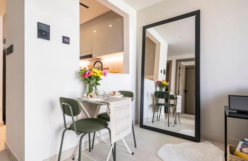Jadaf Apartamento | NEW Unique Smart-Home with free Airport transport