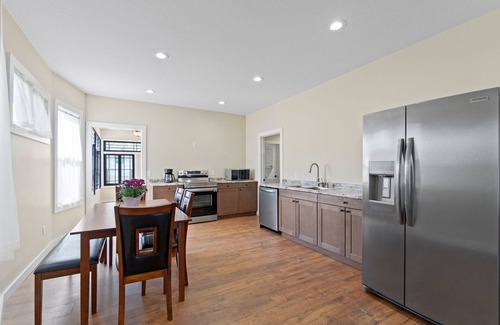 West Central Apartamento | New unit downtown Fort Wayne- by Grand Wayne, Embassy, Electric Works, Tin Caps.