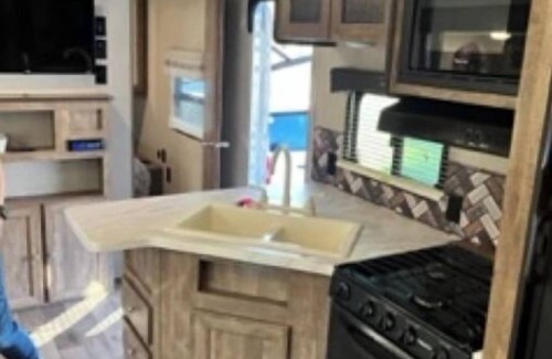 Fellowship Casa | New updated, larger 1BR trailer, minutes from WEC and HITS, peaceful setting;