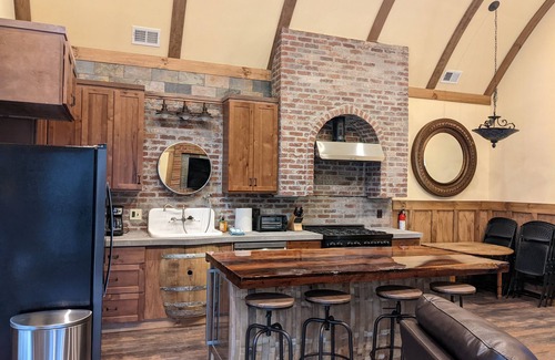 Elk Park Cabaña | New Upscale Hobbit Retreat w/ outdoor Kitchen on Elk River 4 miles to Banner Elk