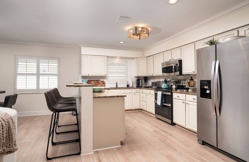 Naples Park Casa | NEW! Serene House with Spectacular Heated Pool/Spa, FREE Bikes, Amenities, Beach