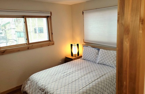 Vail Cabina | **NEW** Vail Cabin, Sleeps 8 Great Location, Smores, Park