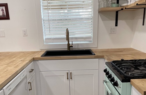 Maynardville Casa | NEW! Valley Bluff Tiny House, Wooded Privacy, Ample Parking