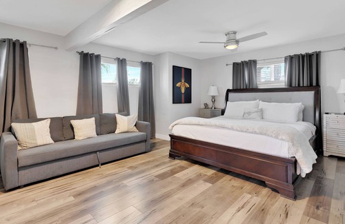 Rancho Oakey Villa | NEW! VEGAS DREAM: Pool, Spa, and Endless Fun & Games! 6MIN STRIP ⭐️⭐️⭐️⭐️⭐️