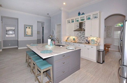 Vero Beach Casa | NEW!!☀️Vero Islander is minutes to 🏖️beach. Private pool in a gated community🌴