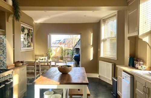 Frome Casa | NEW Victorian Residence - sleeps 12