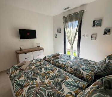 Carcassonne Villa | New villa 2025 Pyrenees View, Pool & Comfort