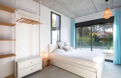 Sant Pol De Mar Apartamento | NEW: Villa Costa Barcelona BEACH 2 infinity pools!