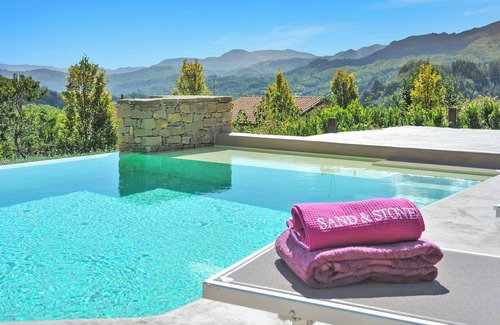 San Romano in Garfagnana Villa | ¡Novedad! Villa moderna,"Endless" infinity pool; vistas ; ir a las instalaciones