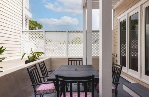 Old Town Casa | NEW! Villa Positano - Duval Square Condo, Pool, Hot Tub & Parking
