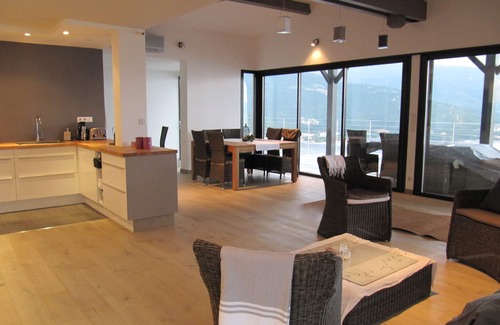 Coggia Villa | Nueva villa con vistas al mar